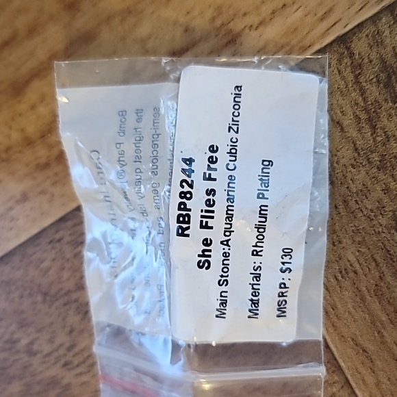 Bomb Party She Flies Free - Picture 3 of 3